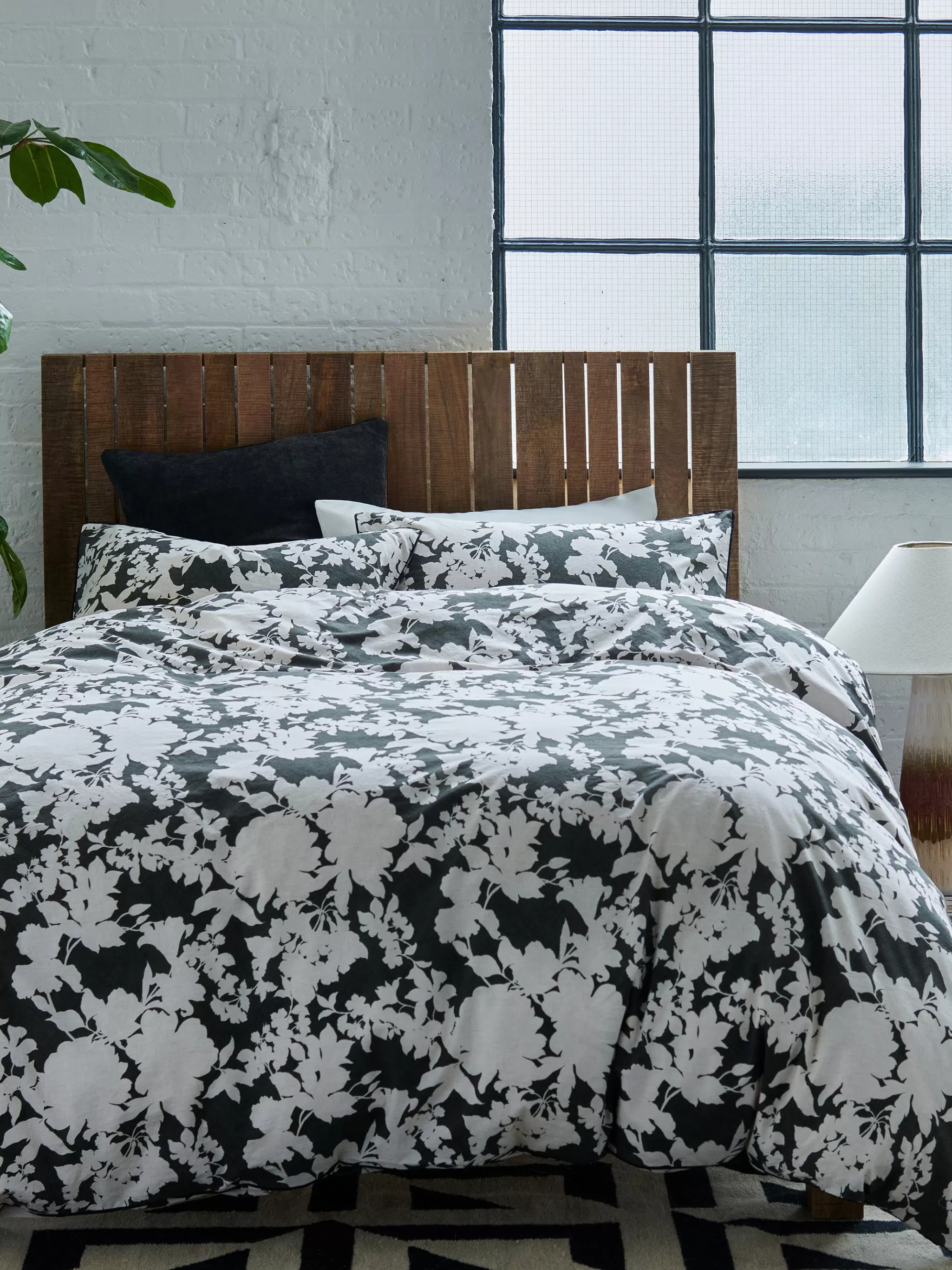 French Connection Bedding & Throws^Nakuru Washed Cotton Bedding Set