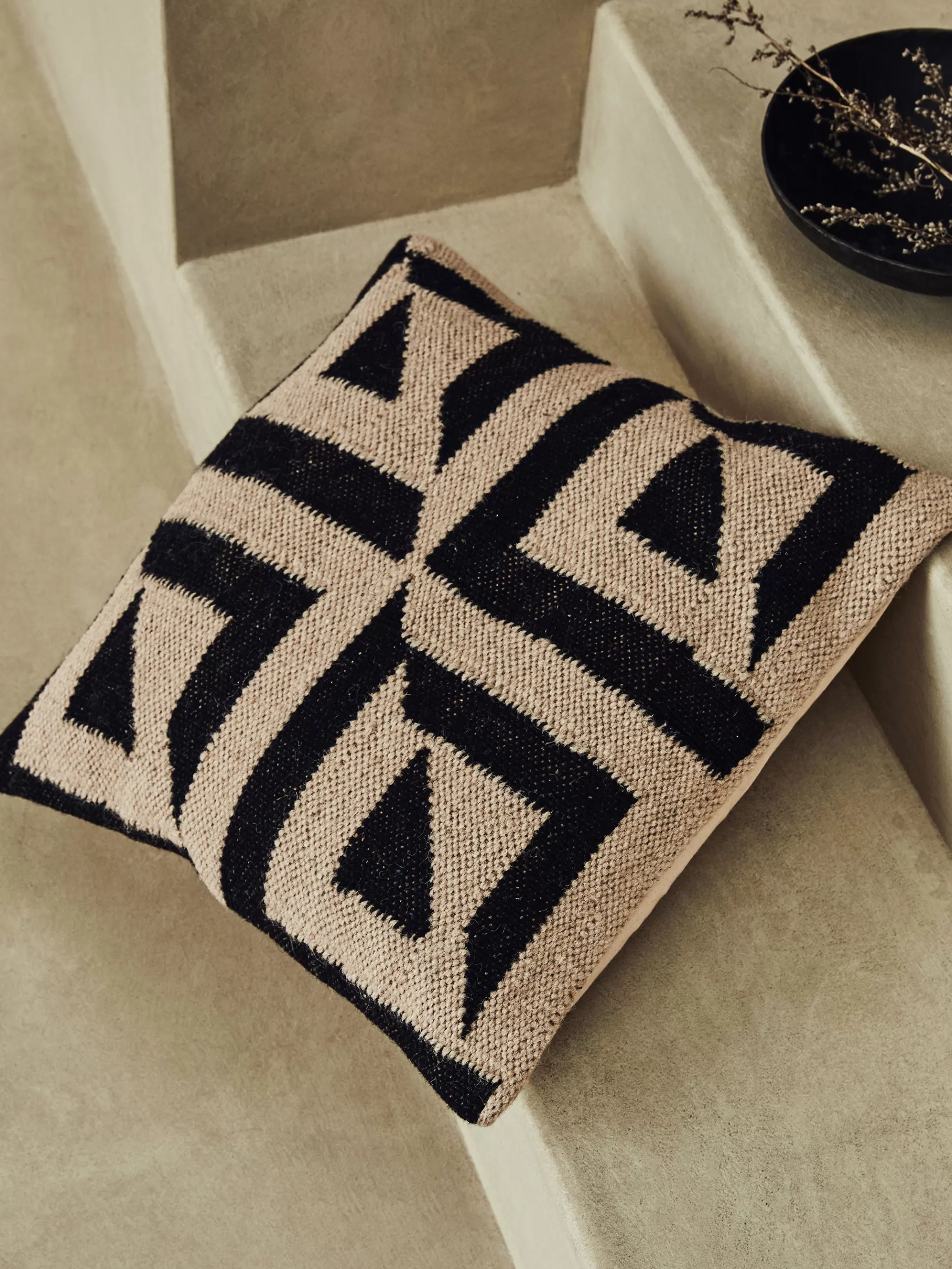 French Connection Cushions | Christmas Home Decor^Sundial Jute Monochrome Cushion